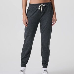 Vuori Performance Joggers Heathered Gray